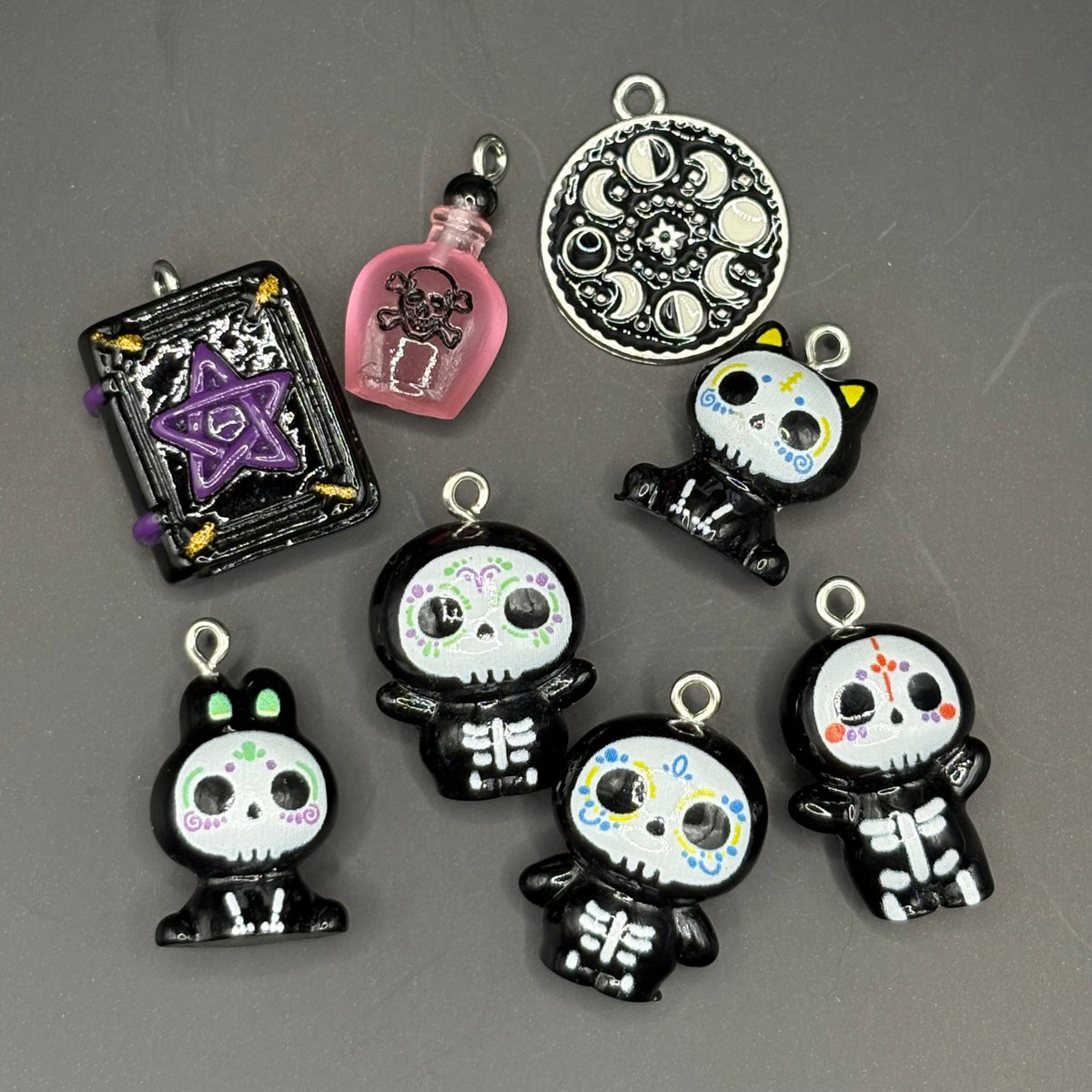 Charms Premiums