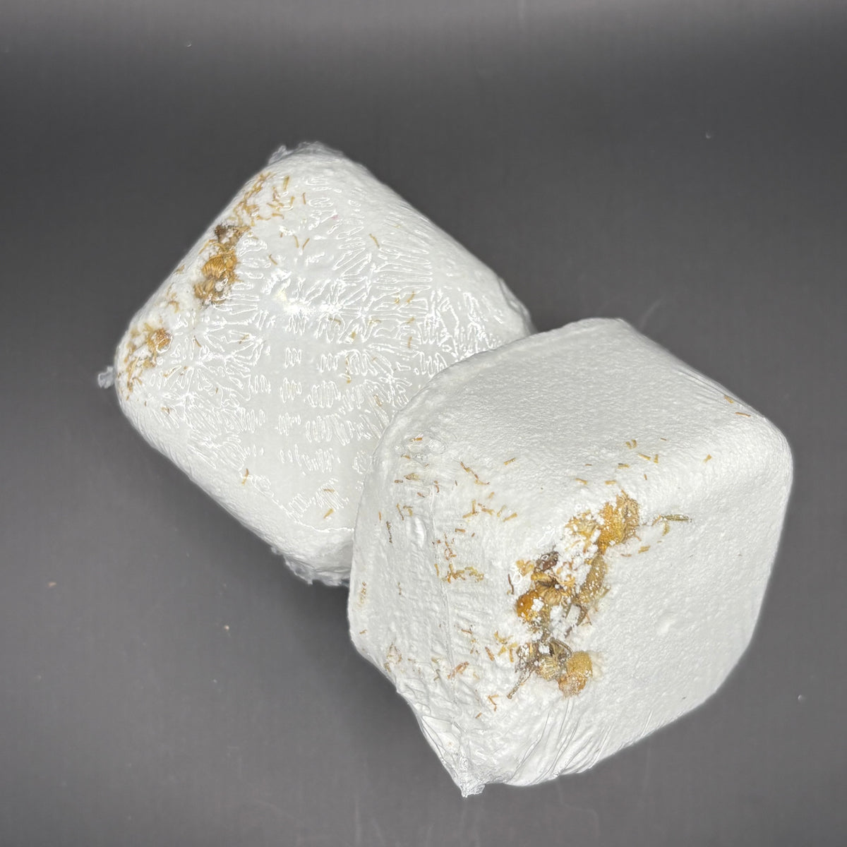 Galet de Douche Aromathérapie 70g - Calmant - Gaulthérie, encens, bois de cèdre et têtes de camomille
